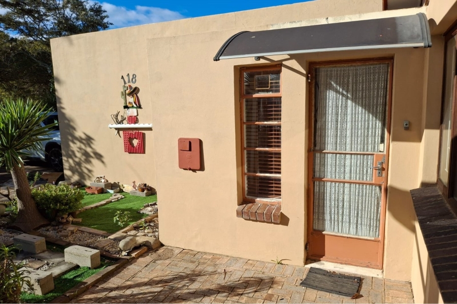 4 Bedroom Property for Sale in Kabega Park Eastern Cape